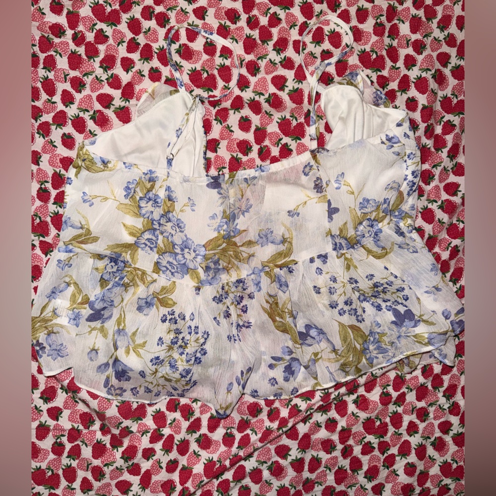 Floral Ruffle Blouse - Picture 2 of 2